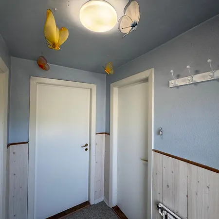 Hyggeligt Vaerelse Med Faelles Opholdsrum Og Toilet Lunderskov