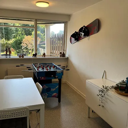 Hyggeligt Vaerelse Med Faelles Opholdsrum Og Toilet Lunderskov