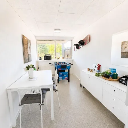 Hyggeligt Vaerelse Med Faelles Opholdsrum Og Toilet 홈스테이 Lunderskov