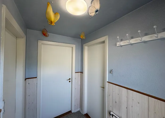 Hyggeligt Vaerelse Med Faelles Opholdsrum Og Toilet Lunderskov